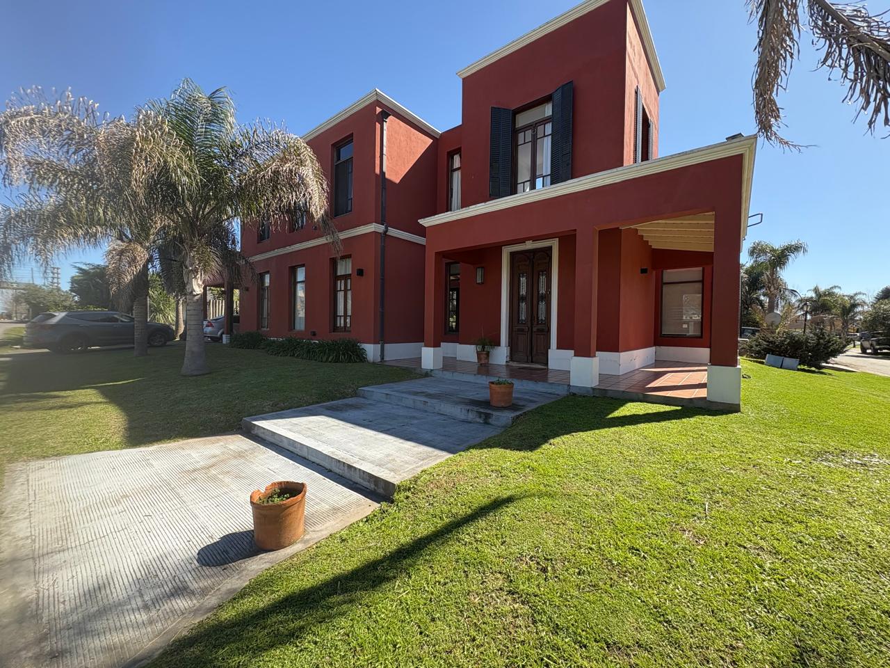 CASA EN VENTA – Parque Leloir – Altos del sol